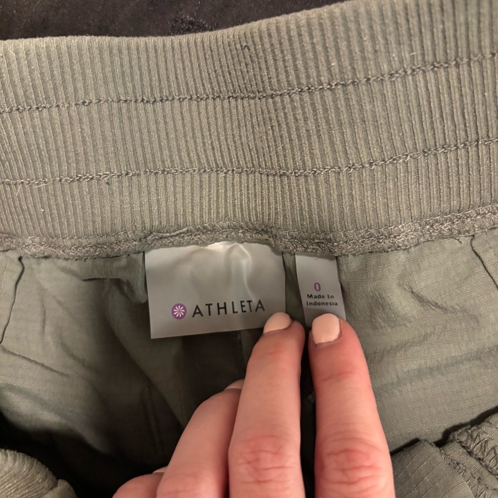 Athleta Women's Green Jogger Pants - Picture 5 of 5